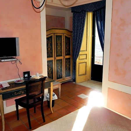 Antichi Feudi Dimora D'Epoca Hotel Teggiano Стая снимка