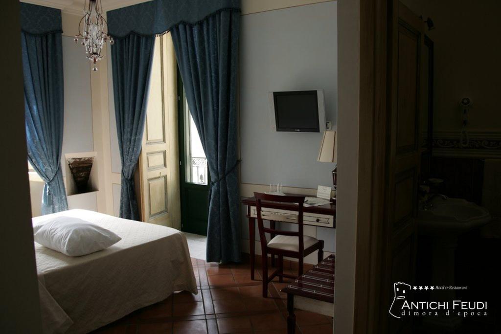 Antichi Feudi Dimora D'Epoca Hotel Teggiano Екстериор снимка