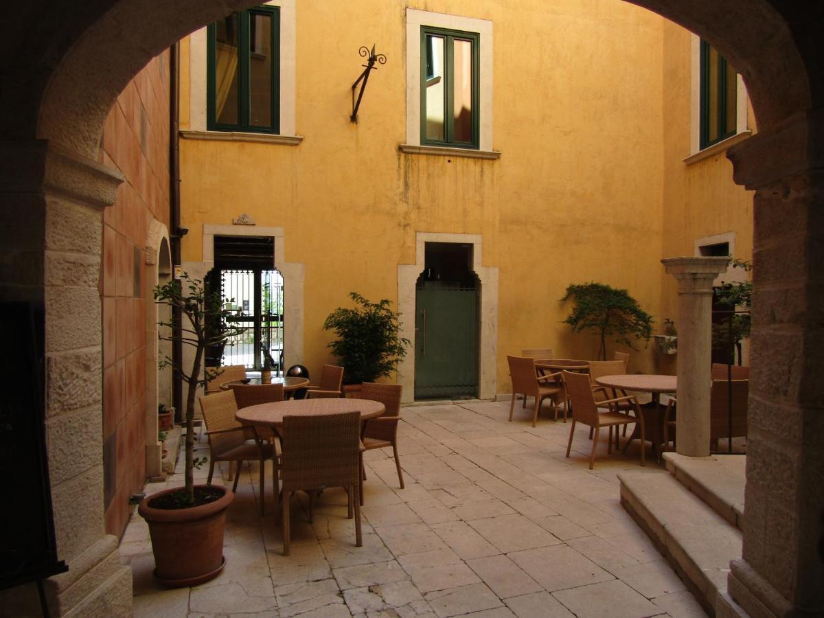 Antichi Feudi Dimora D'Epoca Hotel Teggiano Екстериор снимка