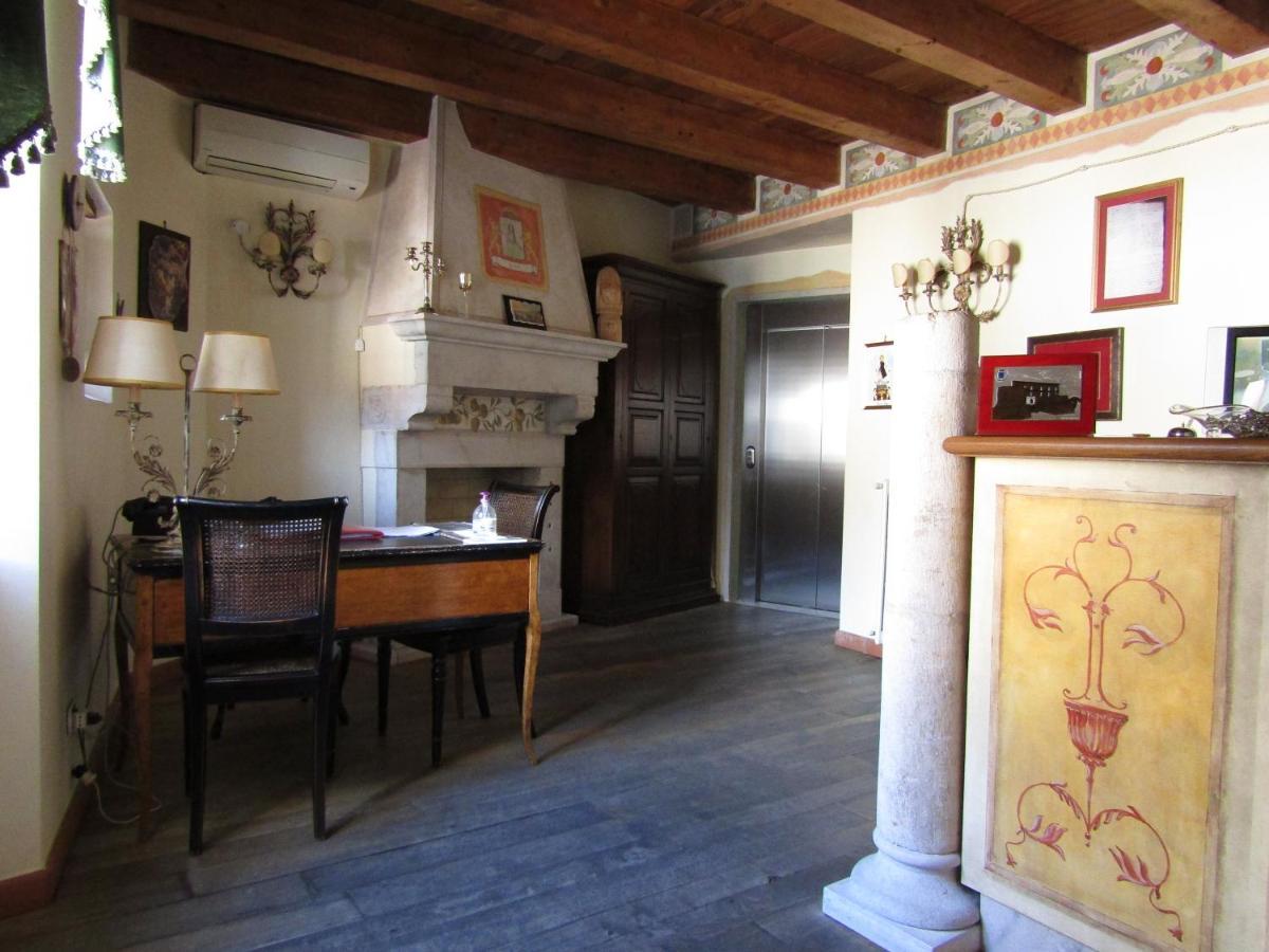 Antichi Feudi Dimora D'Epoca Hotel Teggiano Екстериор снимка