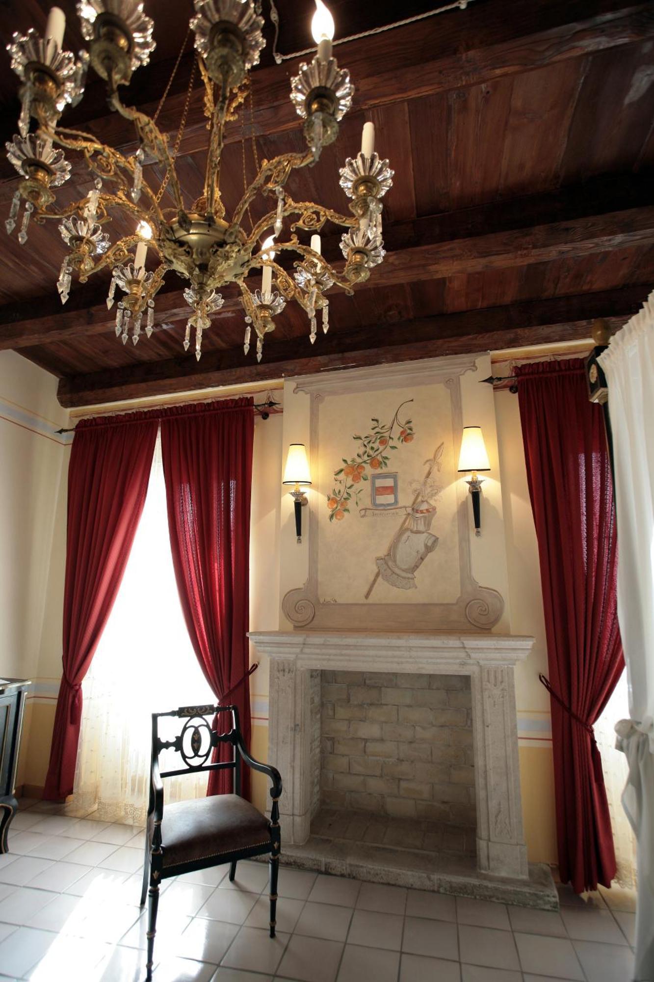 Antichi Feudi Dimora D'Epoca Hotel Teggiano Стая снимка